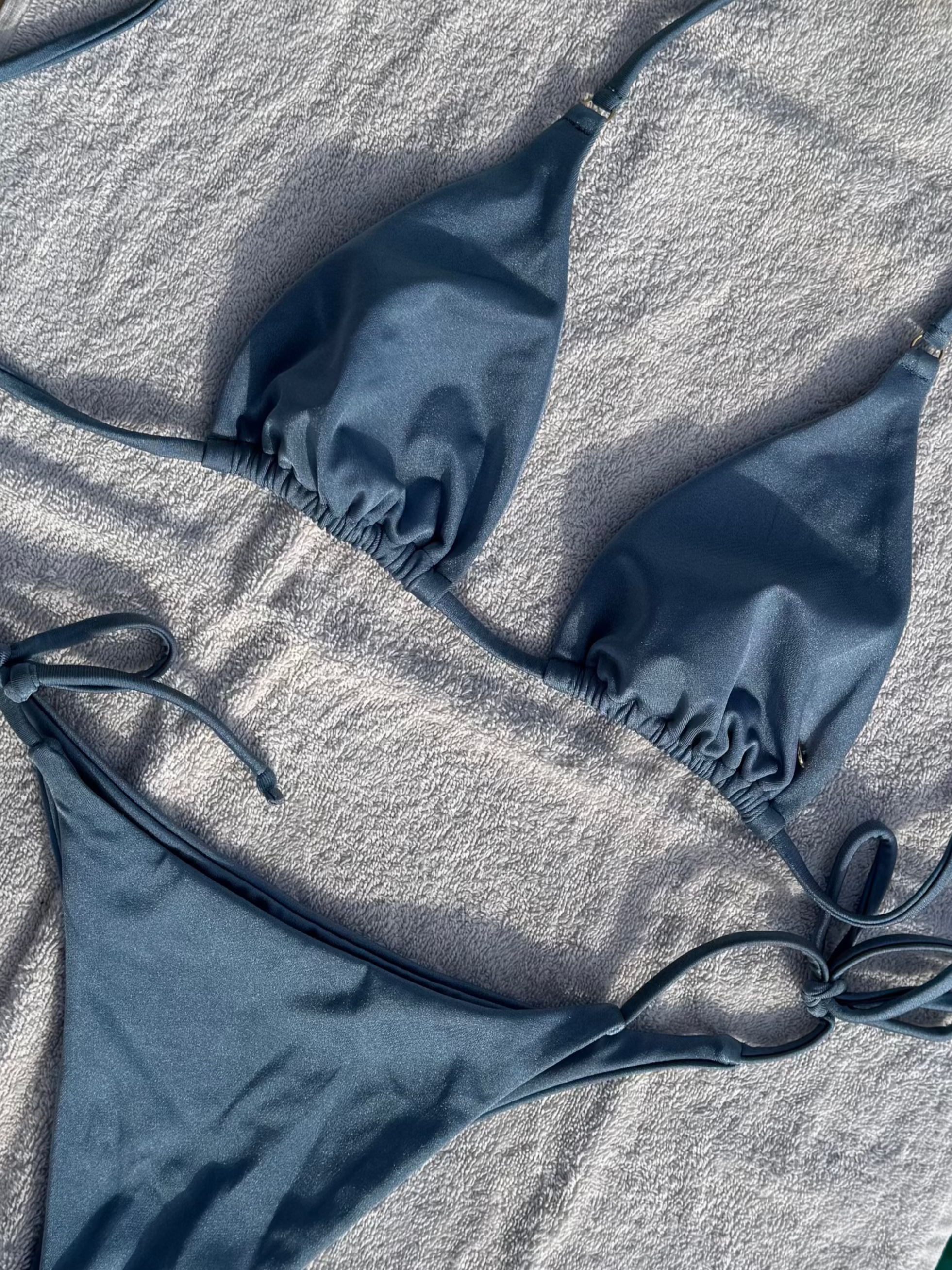 Iris Triangle bikini top Blue